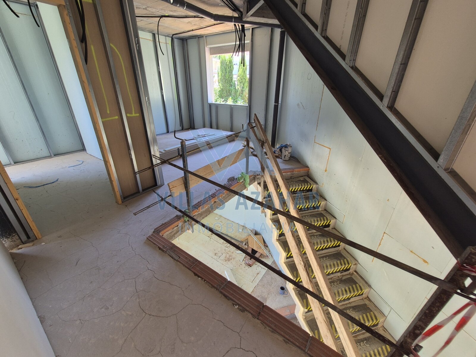 Neubau-Villa mit 317 m² Wohnfläche in zentraler Lage von Las Fuentes