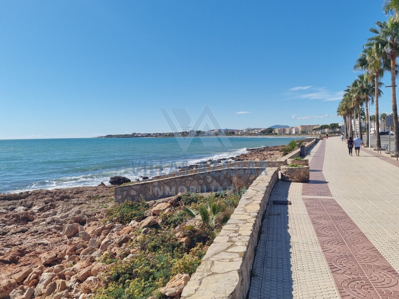 Traumhaftes Küstengrundstück mit direktem Meerblick und luxuriöser SStrandpromenade - Ihr Immobilienjuwel mit Weitblick!