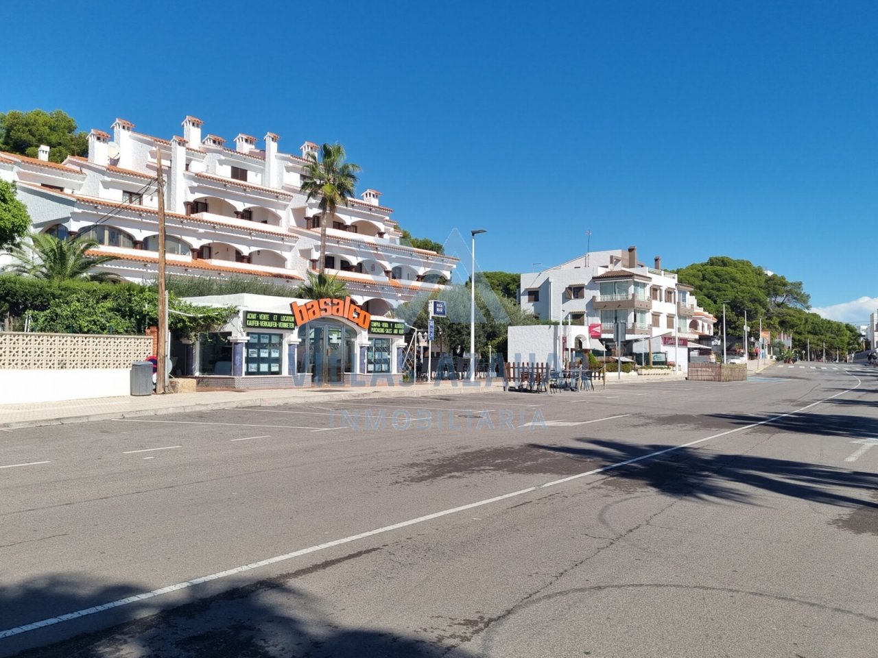 Mediterrane Wohnanlage mit Charme - Exklusive Lage direkt am Strand mit Parkplätzen vor der Tür!