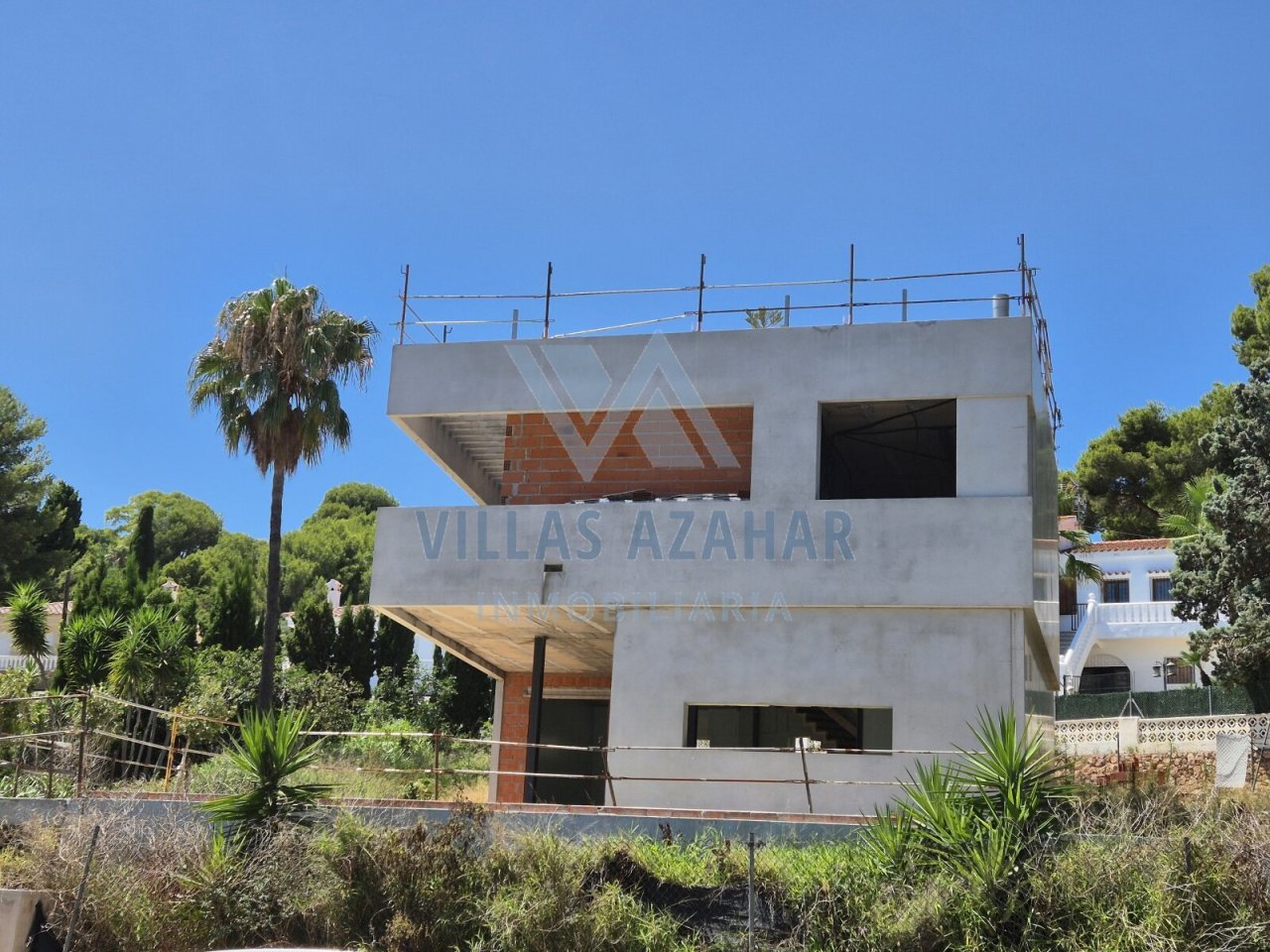 Exklusive Architekten-Villa mit Weitblick - Moderne Konstruktion in tropischer Traumlage!